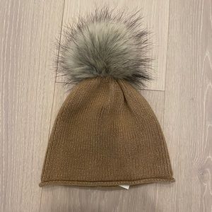✨NWT ARITZIA BEANIE✨ Elana Style